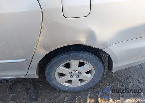 2004 Toyota Sienna Le from USA, damaged, VIN 5TDZA23C14S038037